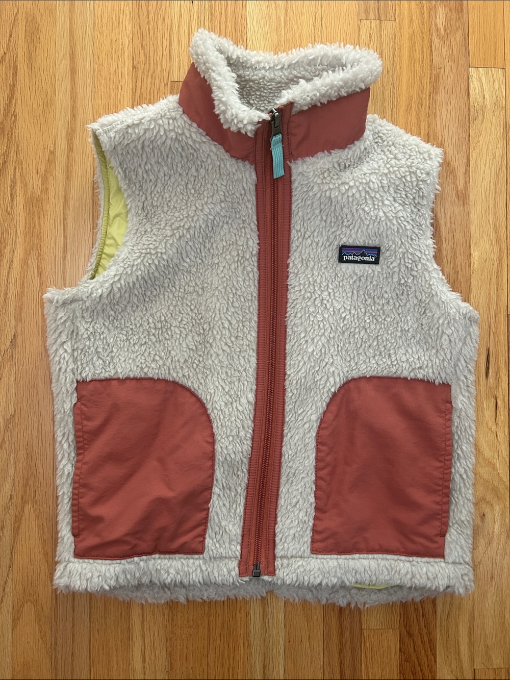Kids sleeveless fleece vest